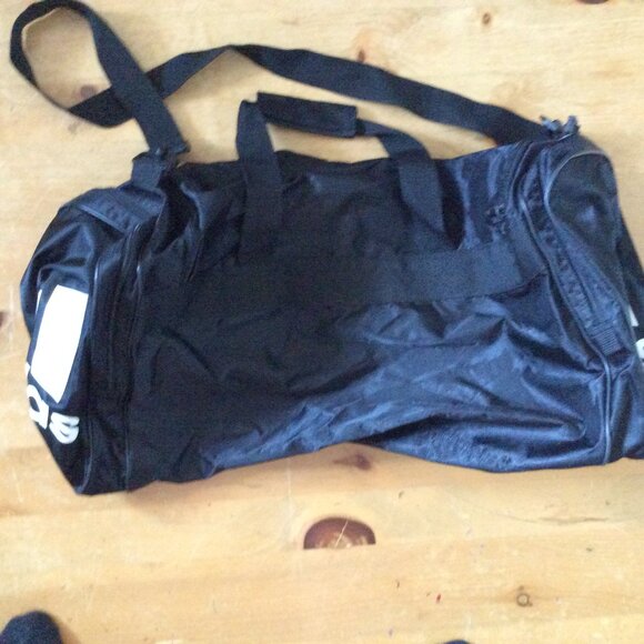 Adidas Medium Black Duffel Bag – Multi‑Compartment Gym/Travel Bag - Picture 3 of 4